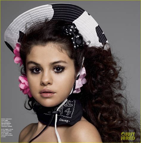 There were already some nude photos of Selena Gomez at the first fappening leaks in 2014, but always without her face. Therefore, it was controversial among fans whether the private pictures really came from Selena Gomez's phone or just show a lookalike.There is no longer any doubt! Numerous uncensored nude videos of the successful musician ...